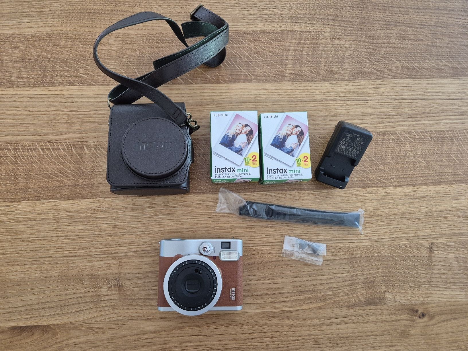 Fujifilm Fotocamera: Kamera Set - Instax mini 90 – Usato da Studen SZ venduto da Diana888 1