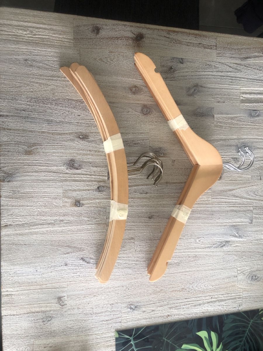Appendiabiti: Holzkleiderbügel 12 Stück – Usato da Balterswil venduto da gia_wzk8