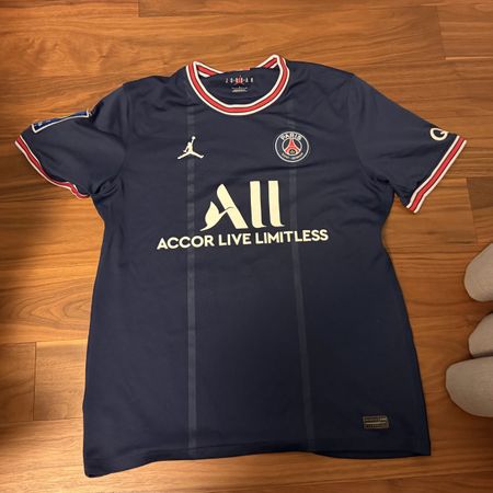 Fussballtrikot PSG Mbappe Grösse L Jordan neuwertig
