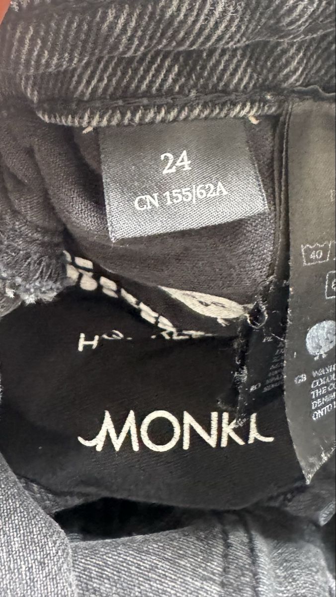 Monki Jeans: Damenjeans Monki High Relaxed Gr. 24 – Gebraucht aus Landquart von Happyhippo42 3