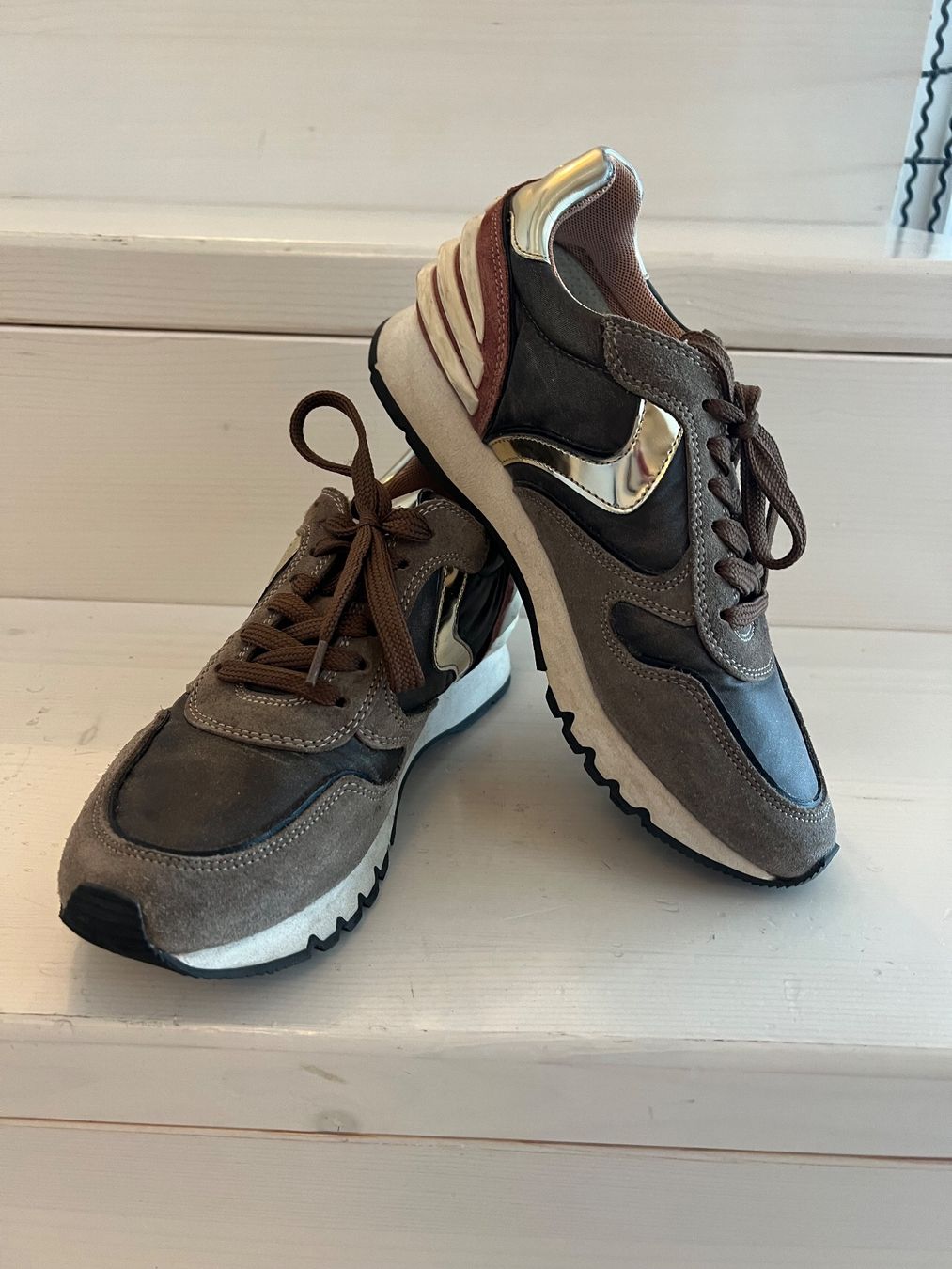 Scarpe da donna: Sneakers Voile Blanche – Usato da Hausen AG venduto da Jean1968