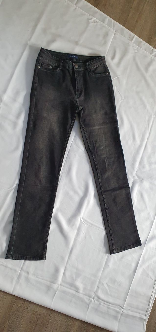 Jeans: schwarze Damen Jeans in 36 – Usato da Niederbuchsiten venduto da klengyel