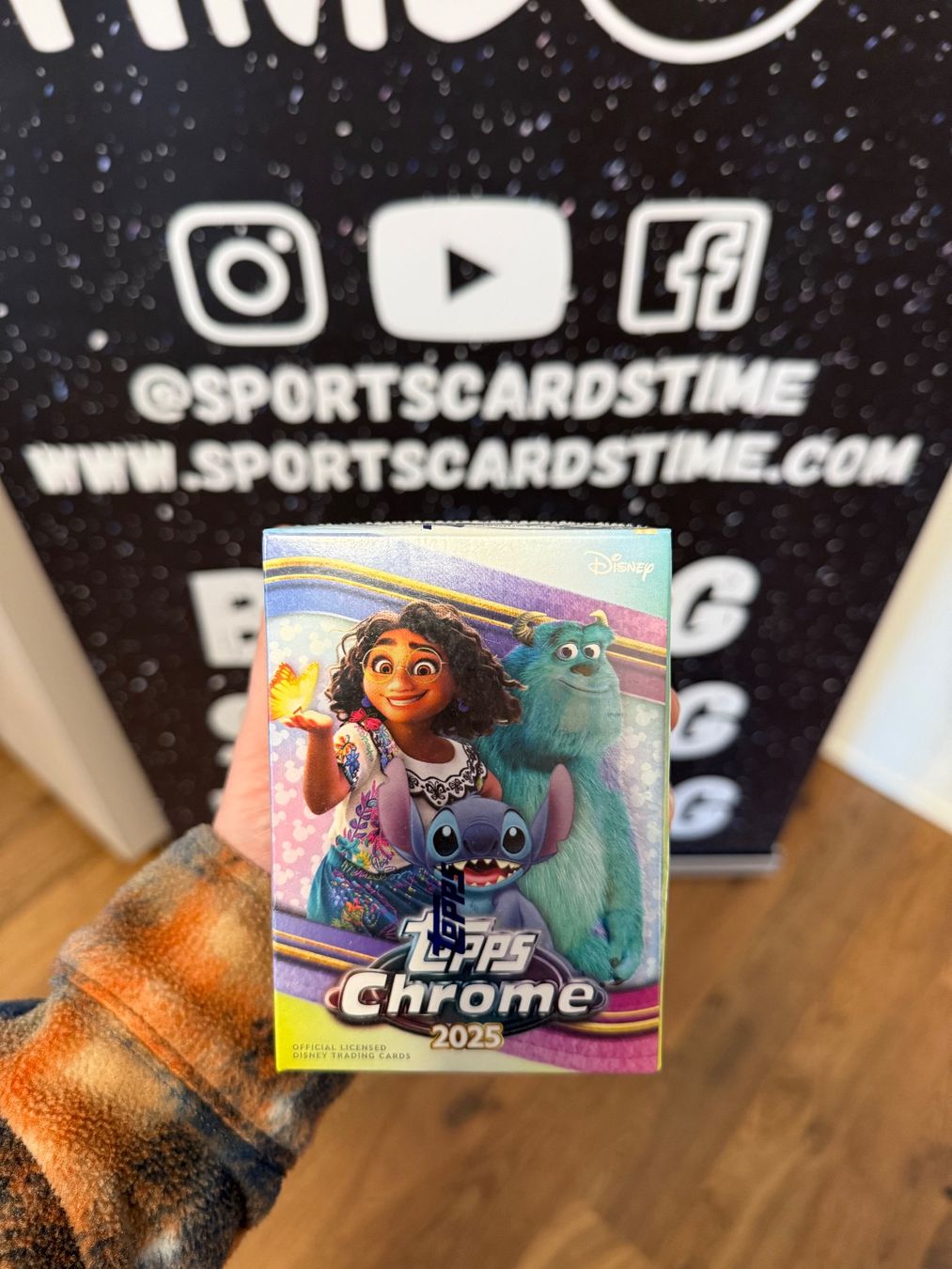Topps Carte collezionabili: 2025 Topps Chrome Disney Blaster Box – Nuovo e nell'imballaggio originale da Winterthur venduto da SportsCardsTime