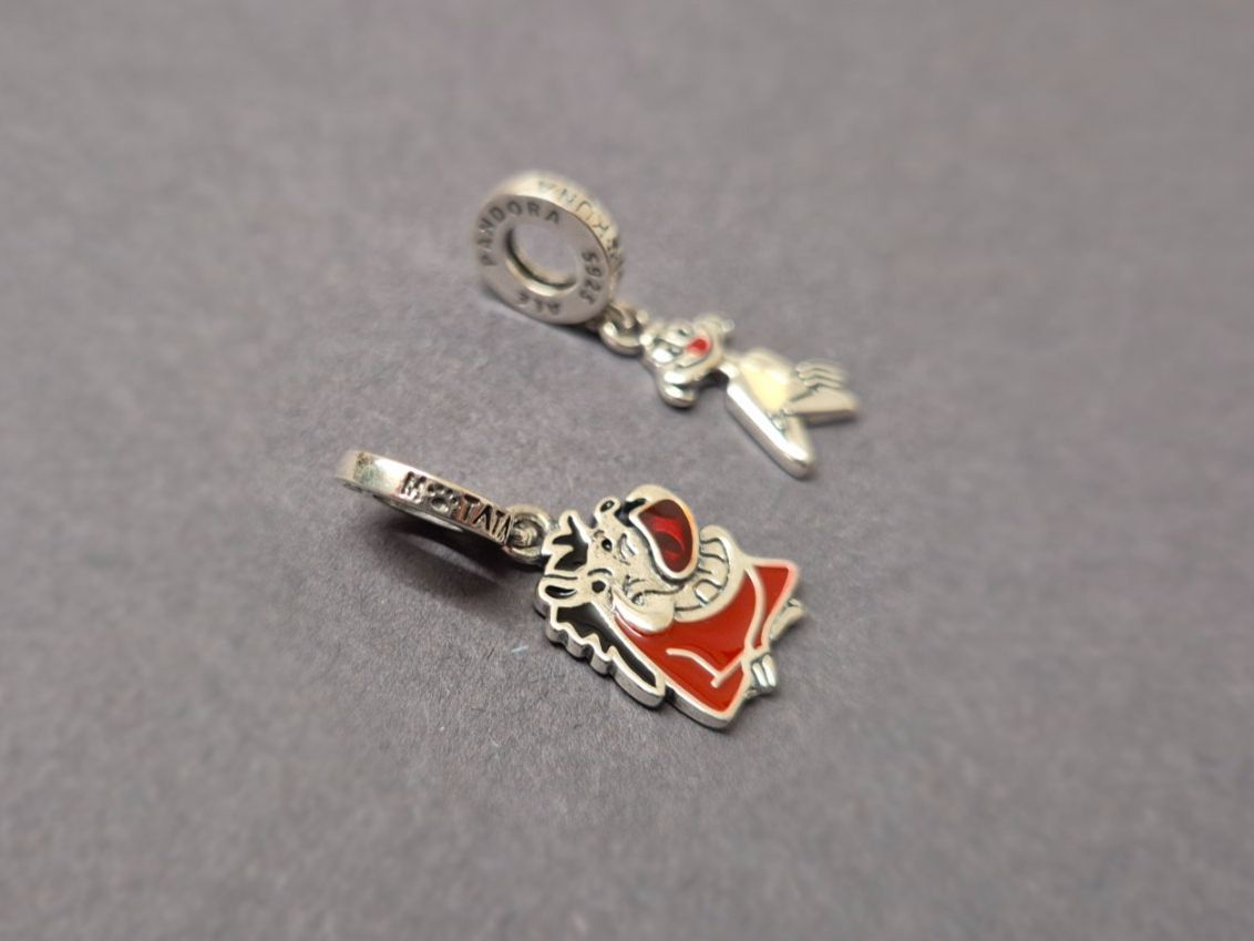 Ciondoli: Charm Hakuna Matata +Garantie – Nuovo (secondo la descrizione) da Rotkreuz venduto da Carbone_Bijou-Shop 1