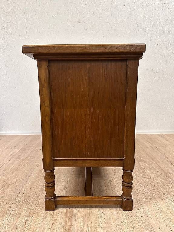 Kommoden: Vintage Tudor Sideboard aus Eichenholz – Gebraucht aus Obernau von Arche_Noah_Brocki 3