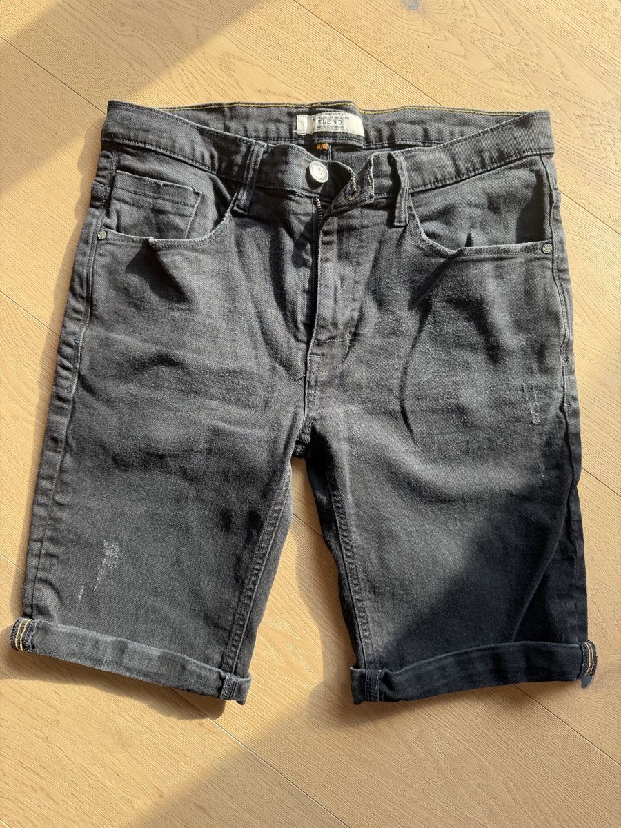 Jeans: Blend Shorts Denim Dark Grey - Medium  – Usato da Wetzikon ZH venduto da dor_rmq2