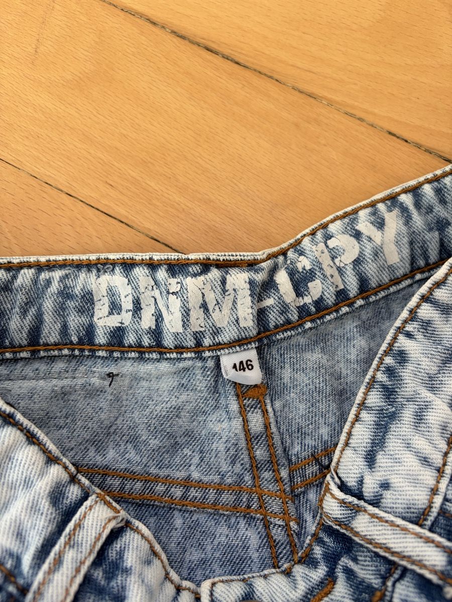 Pantaloni: Short en jean bleu clair taille 146  – Nuovo (secondo la descrizione) da Sion venduto da Nelsonkatz 1