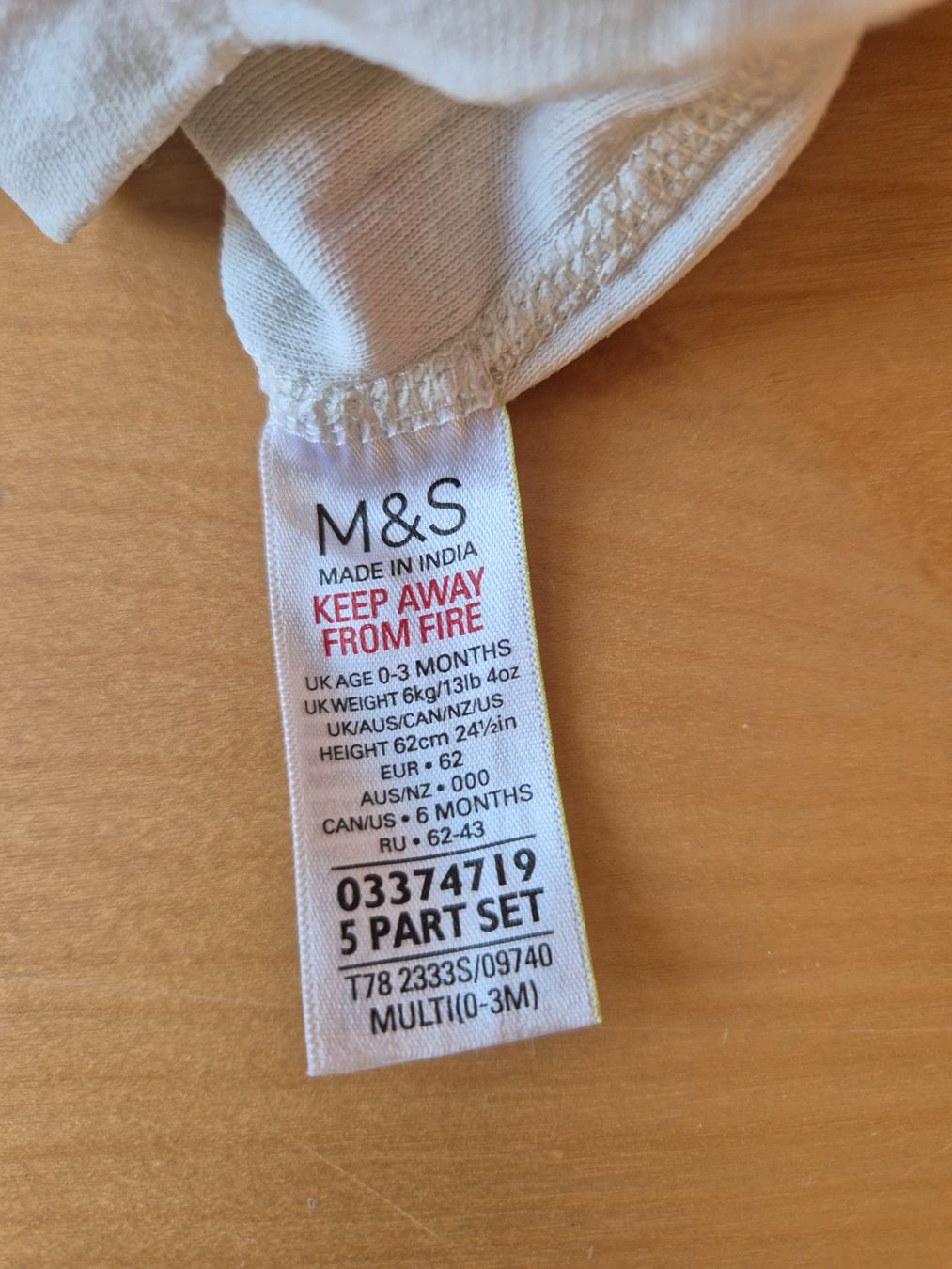 Unterwäsche: 3x Body Gr. 62, M&S + C&A, Versand möglich – Gebraucht aus Reinach AG von scud-werfer17 4