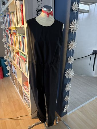 COS Jumpsuit schwarz Gr. 42