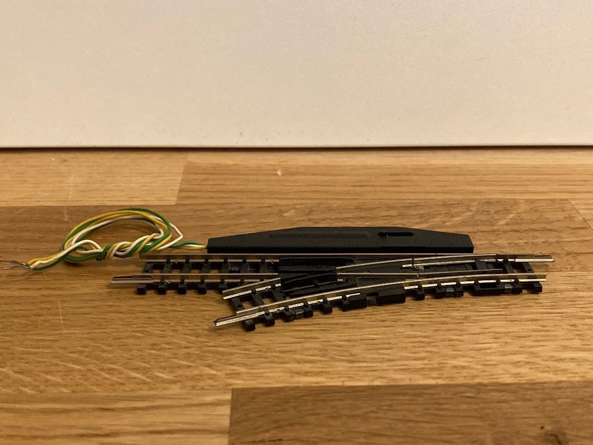 Trix Modelleisenbahnen: Minitrix 14961 Weiche Links 30°/24° – Gebraucht aus Schlierbach von Look8