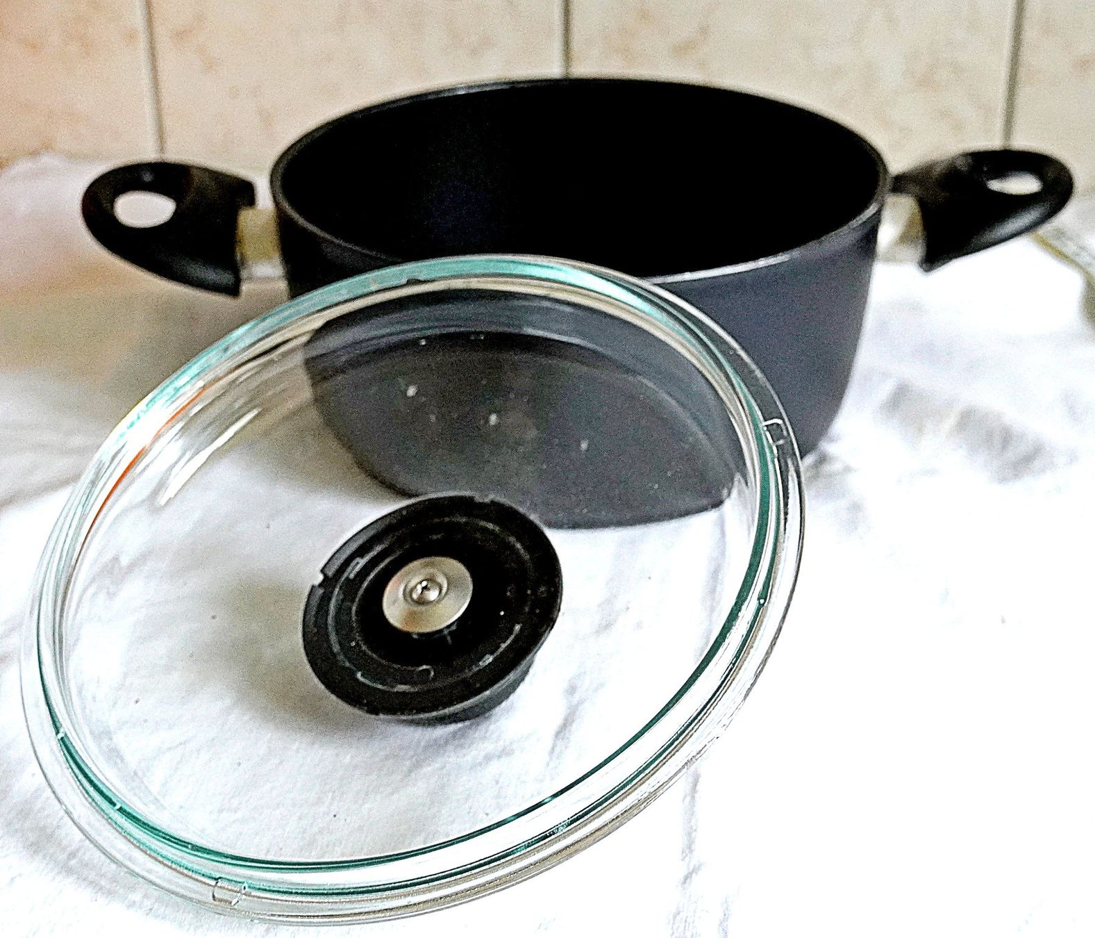 Casseroles: Kochtopf Pfanne 2 Liter – D'occasion à Baar par 2cvbaar 3
