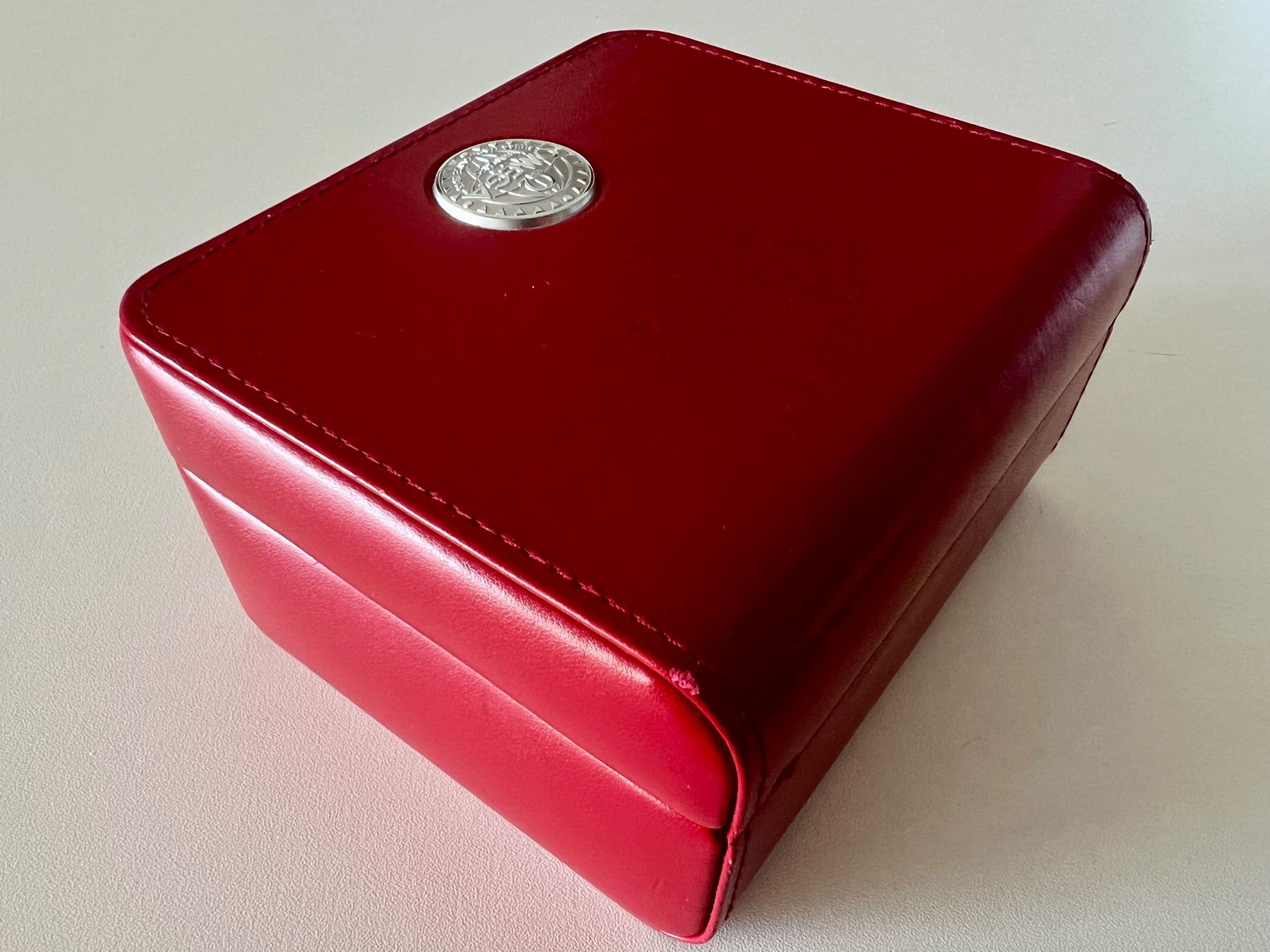 Omega Orologi: OMEGA red watchbox with outerbox and soft microfiber, 2000’s – Usato da Mont-sur-Lausanne venduto da vmi_ym5l 2