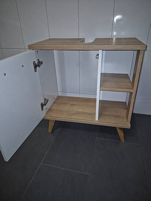 Badezimmermöbel: Waschbeckenunterschrank – Gebraucht aus Arbon von xy1001 1
