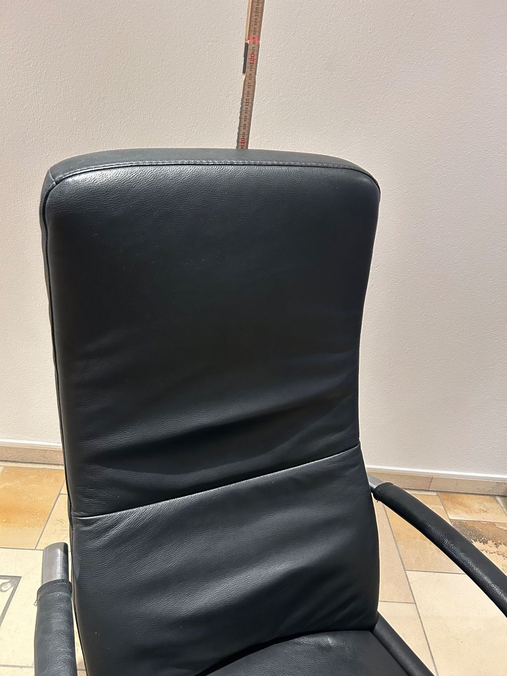 Sessel: Leder Relaxsessel aus Leder, schwarz – Gebraucht aus Küssnacht am Rigi von Happy_home 3