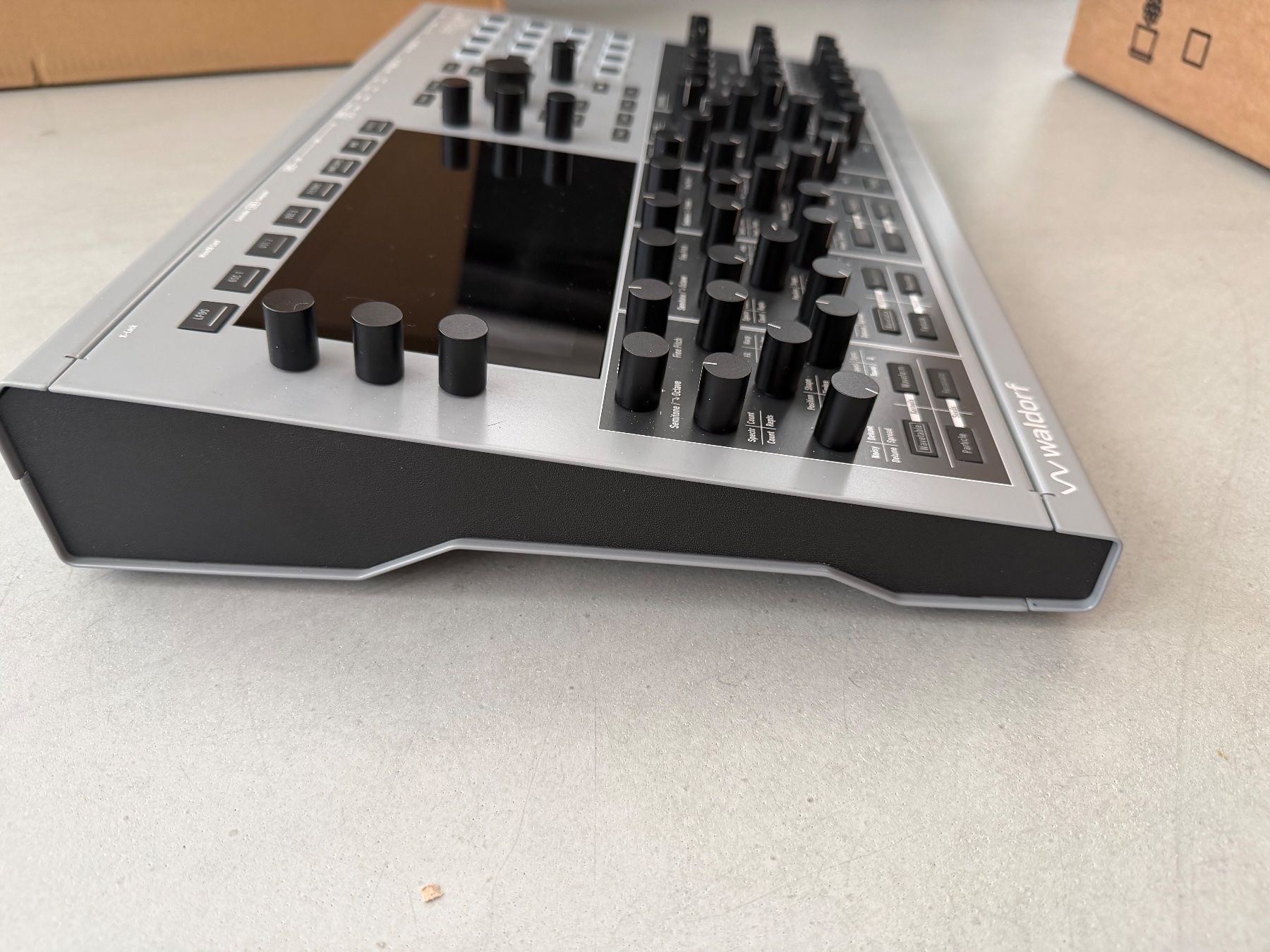 Waldorf Strumenti musicali: Waldorf Iridium Desktop MK2 Synthesizer – Usato da Neuhausen am Rheinfall venduto da stefxyz 4