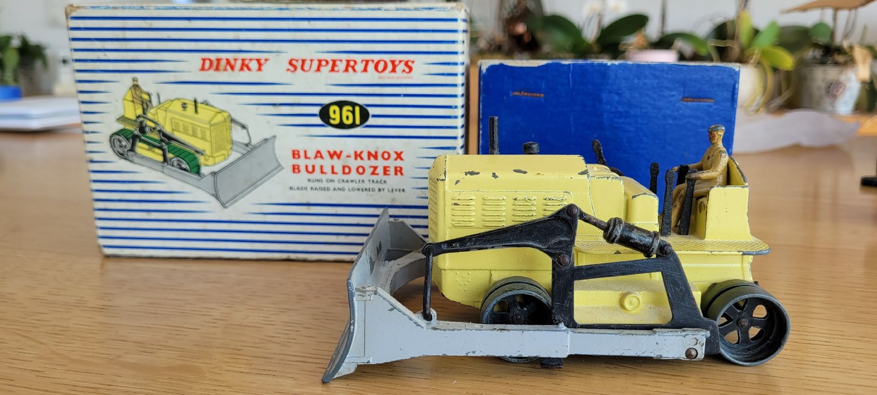 Dinky Toys Giocattoli: Dinky Toy Bulldozer 961 – Usato da Seewil venduto da Seller512