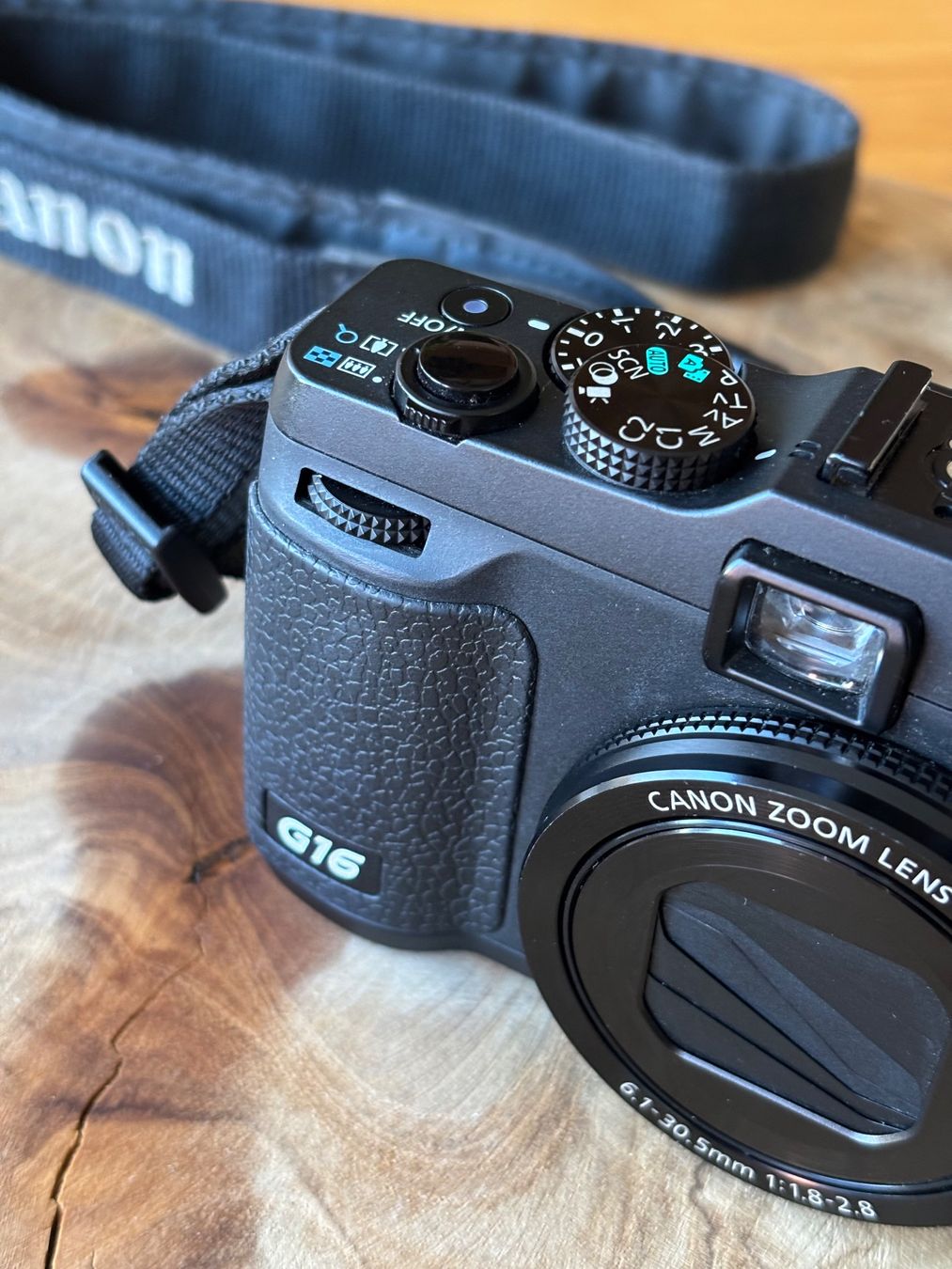 Canon Fotocamera: Canon PowerShot G16 Kompaktkamera mit Lederhülle – Usato da Igis venduto da sze_c5px 1