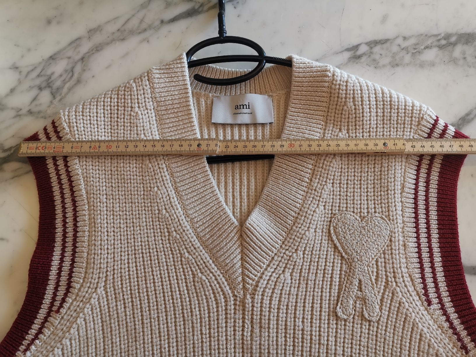 Maglioni & Felpe: AMI Paris, Alexandre Mattiussi Pullunder, Wolle – Nuovo (secondo la descrizione) da Uerikon venduto da pink_flamingo 7