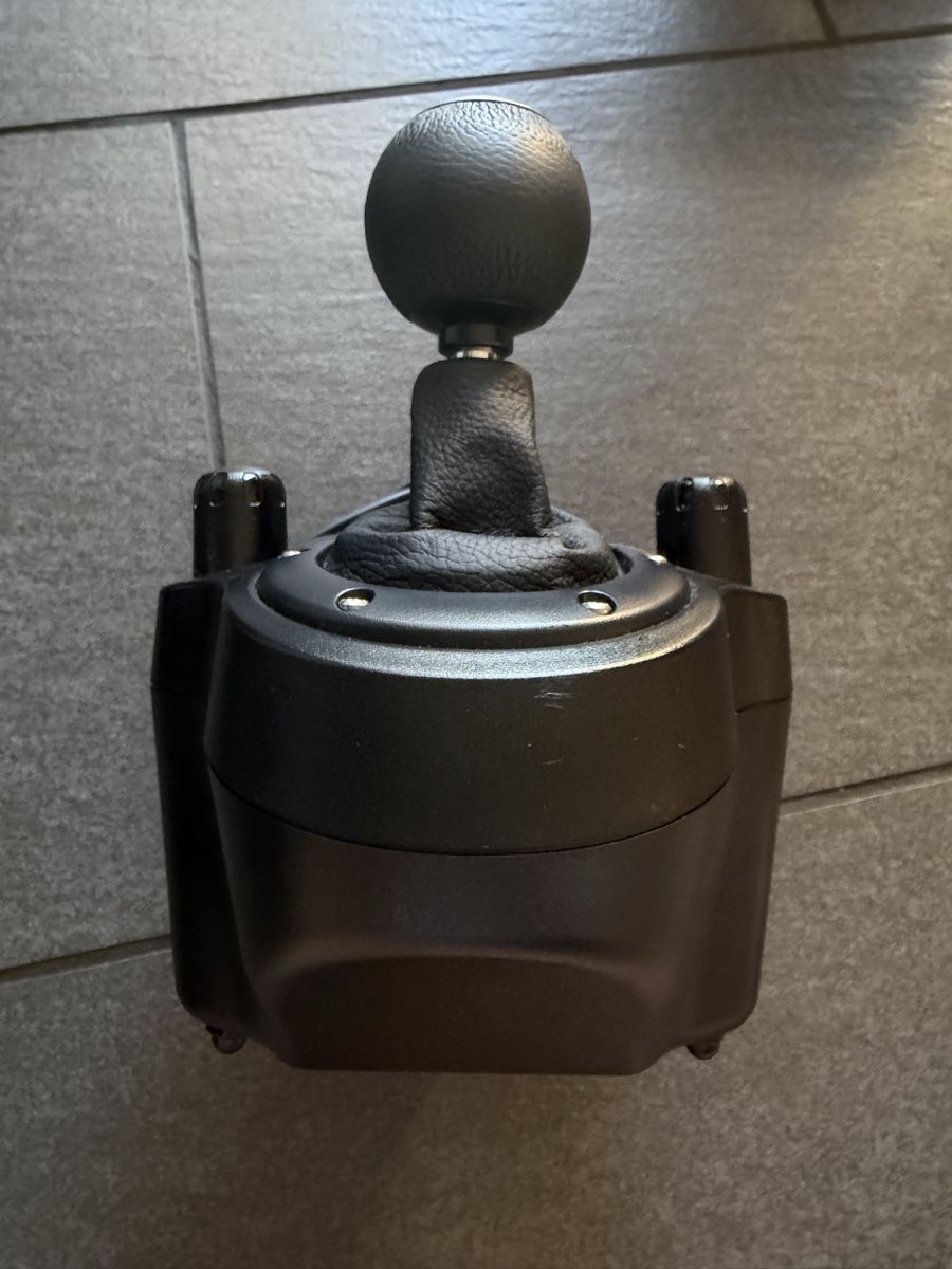 Logitech Controller: Logitech G923/ D-Shot Racingständer – Usato da Zürich venduto da cENS0R 3