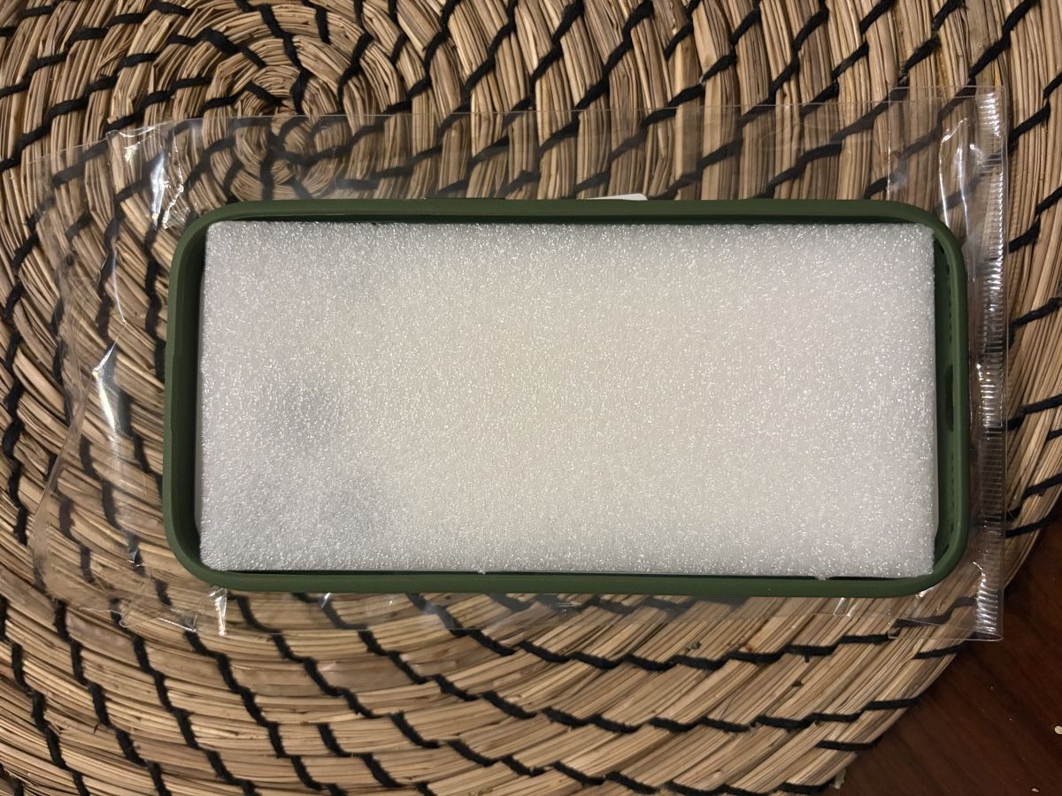 Apple Covers & Schutzfolien: iPhone 17 Pro / 18 Pro Hülle – Neu und originalverpackt aus Oberengstringen von Recharles 1
