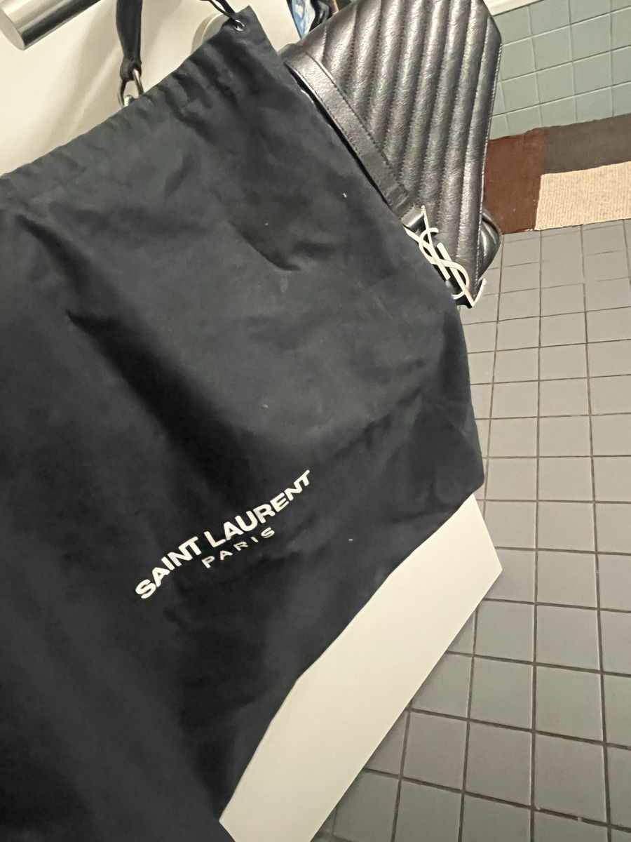 Saint Laurent Taschen für Damen: Yves Saint Laurent Tasche Large – Gebraucht aus Ebikon von loy_wjg6 6