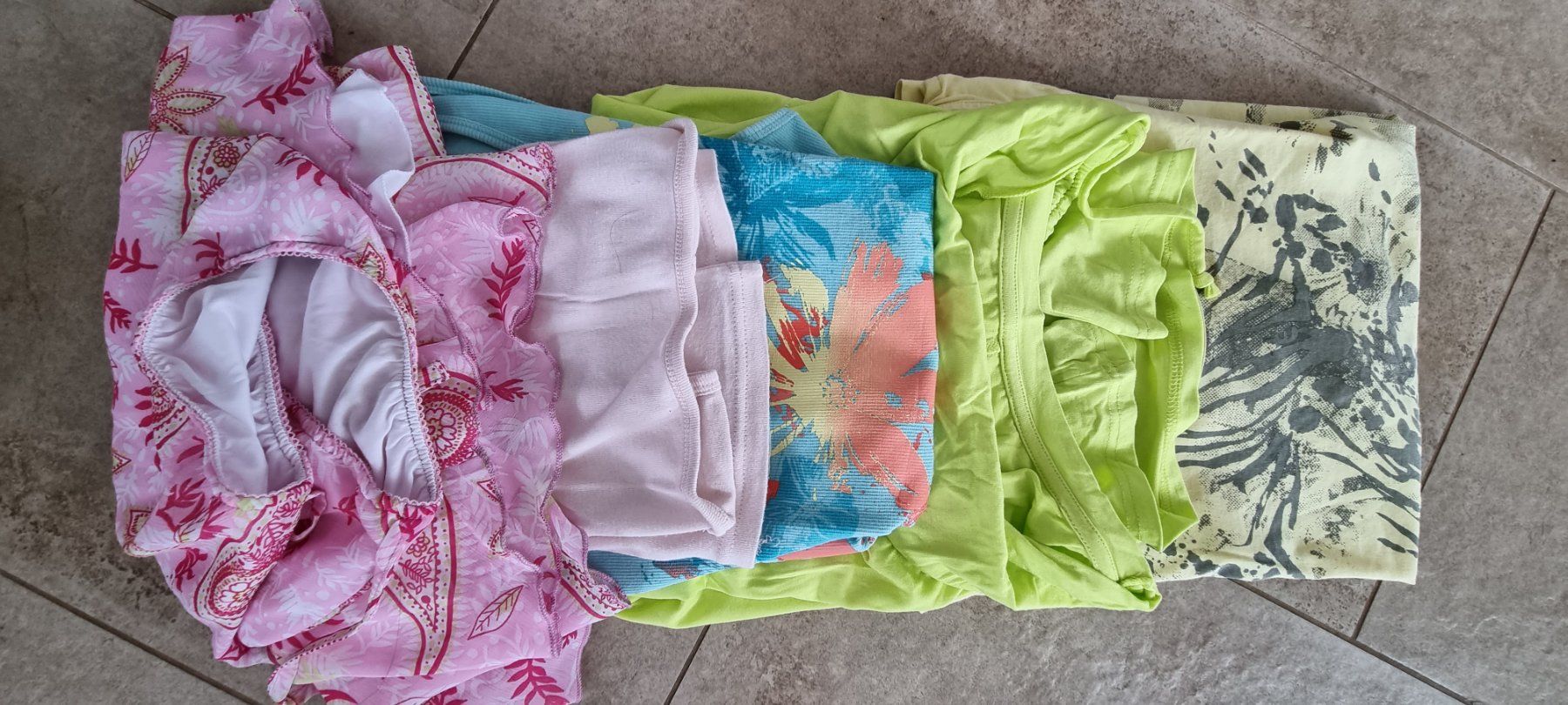 Lotti di vestiti: Kleiderpaket gr.44/46 – Usato da Grossdietwil venduto da GNOM313