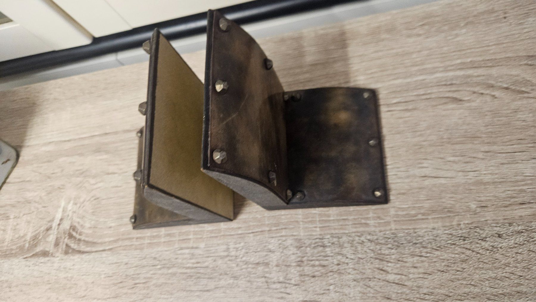 Sonstige Dekorationen & Accessoires: 2 ferma libri in legno con borchie – Gebraucht aus Melano von H-Sara 1