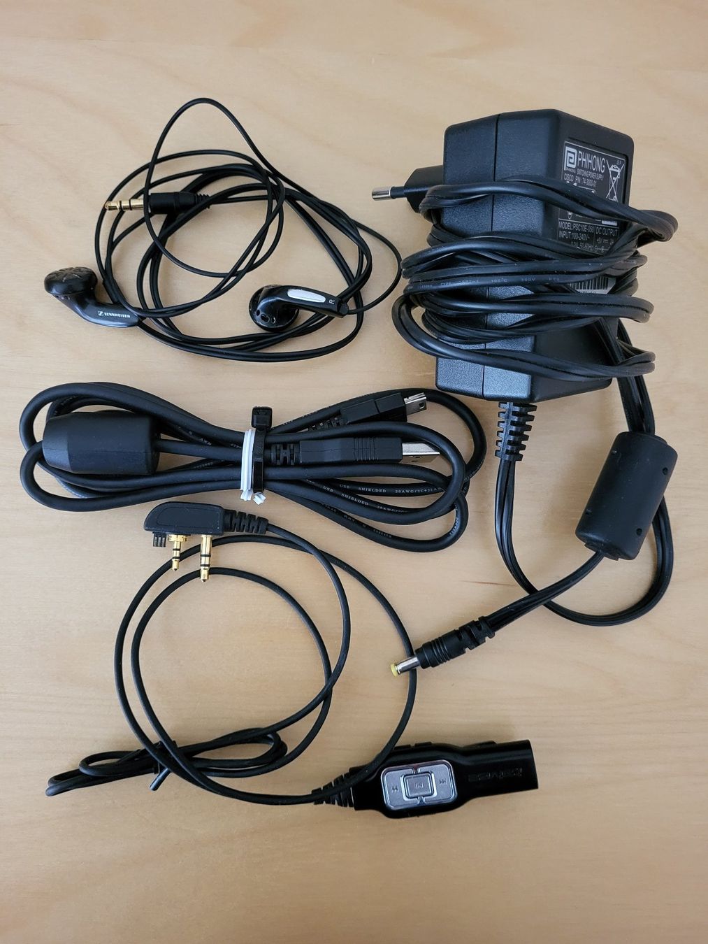 Iriver Lettore multimediale portatile: iRiver H320 tragbarer, digitaler Medienplayer – Usato da Thun venduto da and_jnp8 9
