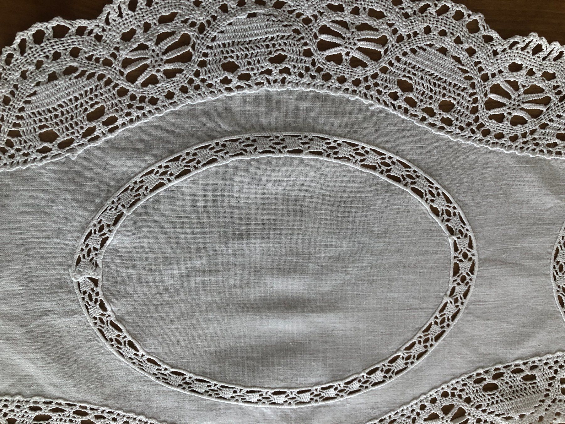 Coperte: Spitzendecke, oval – Usato da Eschenz venduto da glaro14 3