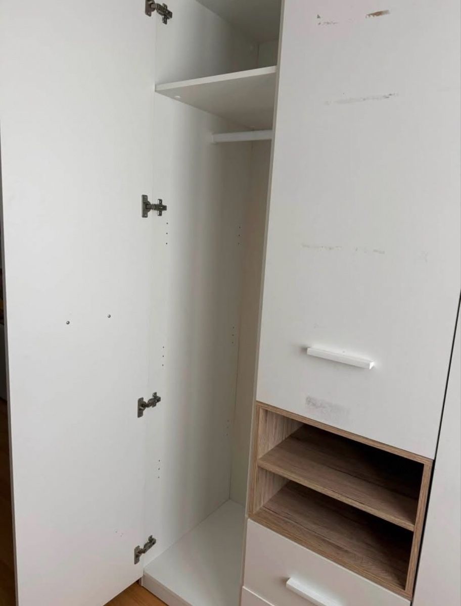 Armadi: Kleiderschrank – Usato da Langenthal venduto da Bacardi7 1