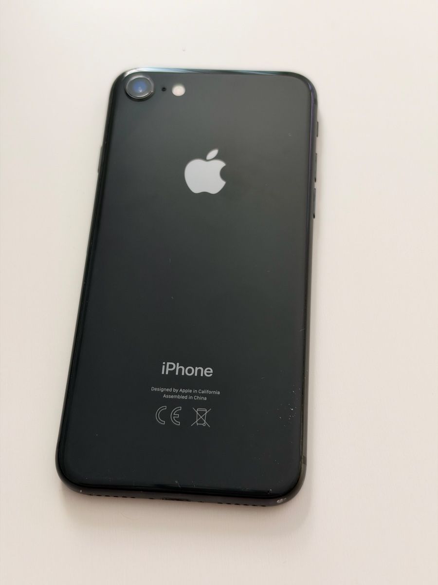 Apple Portables: Iphone 8 64GB – D'occasion à Höri par dimada14 1