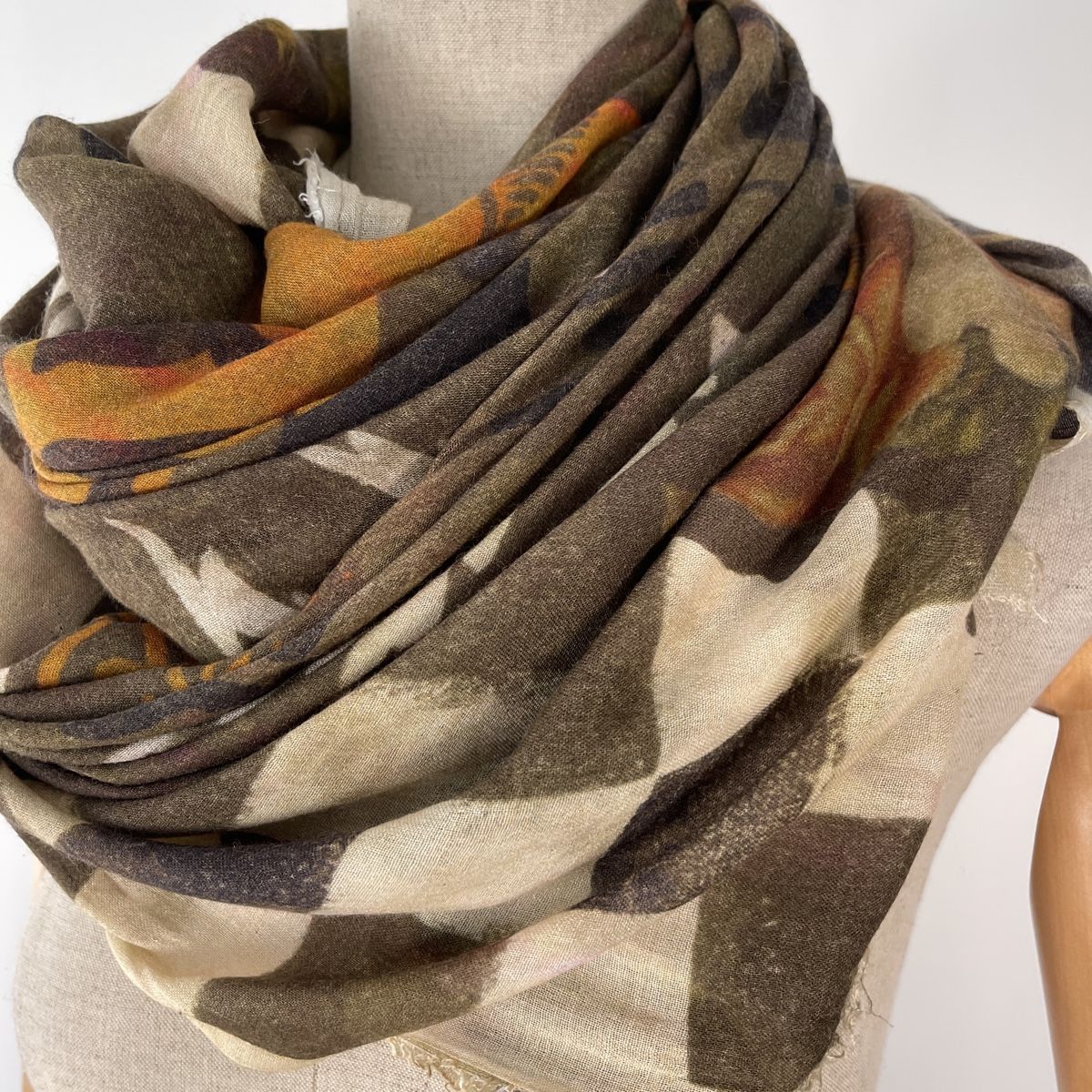Foulard & Sciarpe: RUDE RIDERS Hand-Crafted Scarf – Nuovo (secondo la descrizione) da Emmen venduto da Nightingale_2022 7