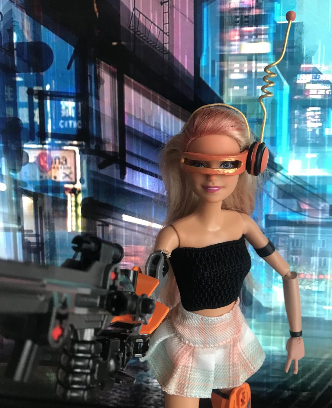 Figuren: Cyberpunk Barbie 12 years+ OOAK with box and stand – Gebraucht aus Onex von johnca 4