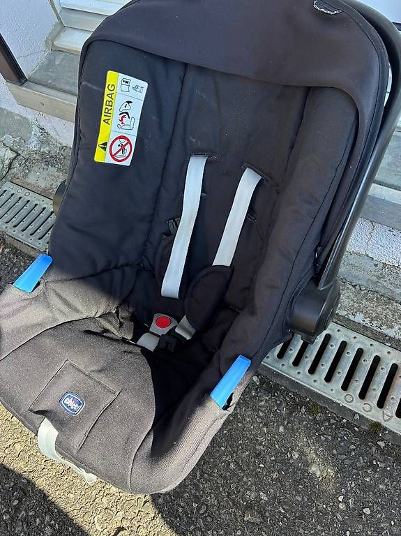 Auto-Kindersitze: MaxiCosi Chicco – Gebraucht aus Châtillon FR von riocavalli