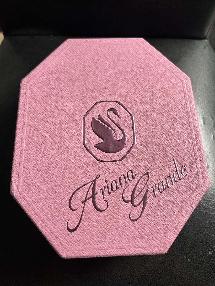 Swarovski Pendentifs: Swarowski set Ariana Grande  – Neuf (Voir description) à Pfungen par lev_pv6m