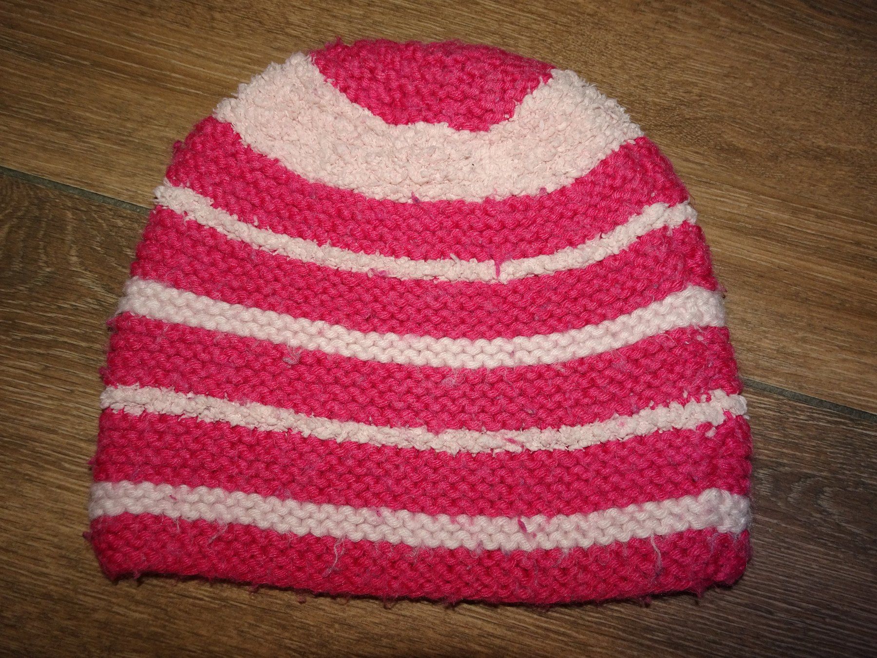 Altro abbigliamento per bambina: Bonnet d'hiver rayé rose et blanc – Usato da Satigny venduto da salvatore73 1