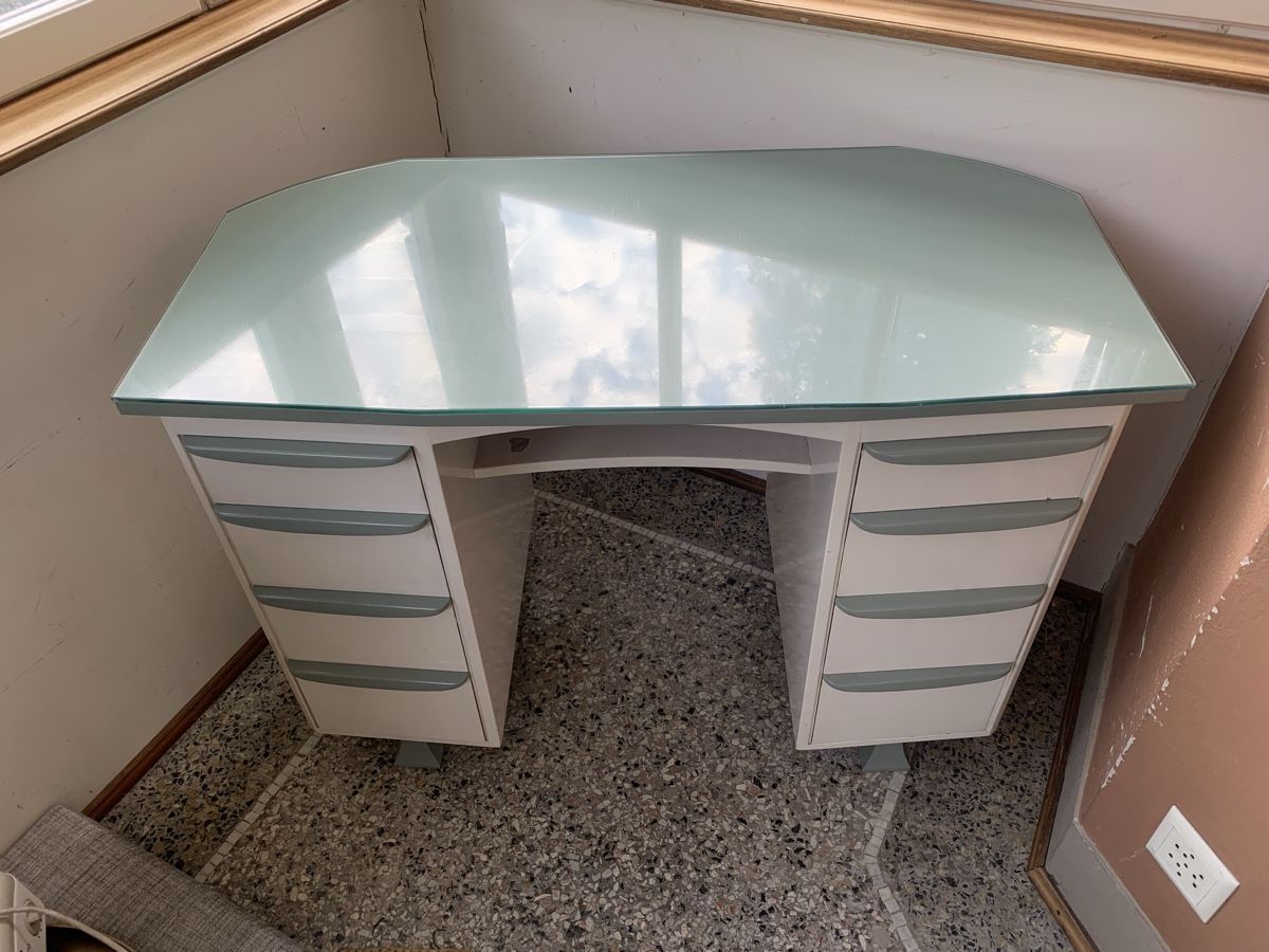 Scrivanie: Kinderpult mit Glasplatte und 8 Schubladen – Usato da Winterthur venduto da mel_w2tt 1