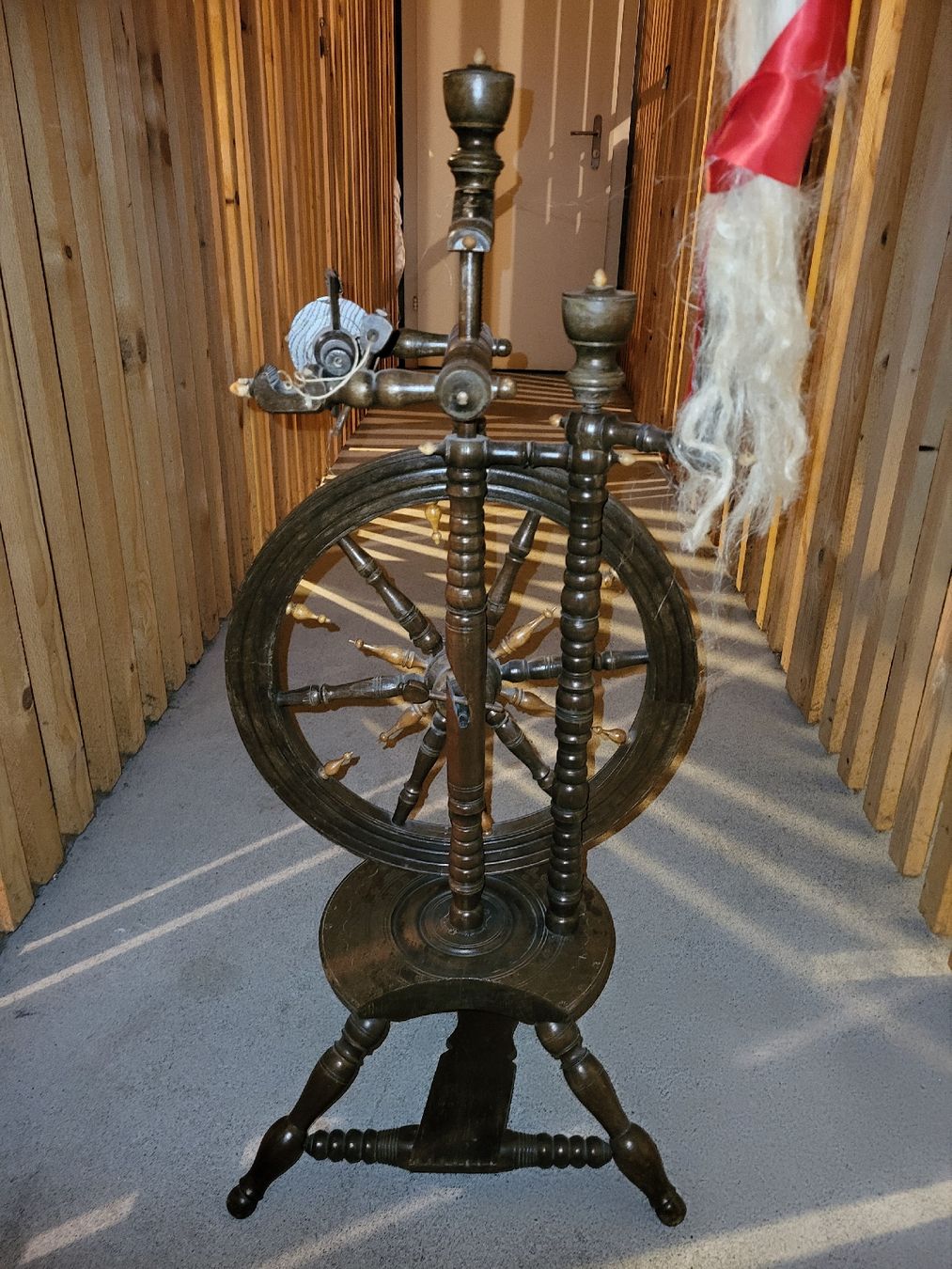 Spinnräder: Antikes Spinnrad – Gebraucht aus Suhr von lul_87gh