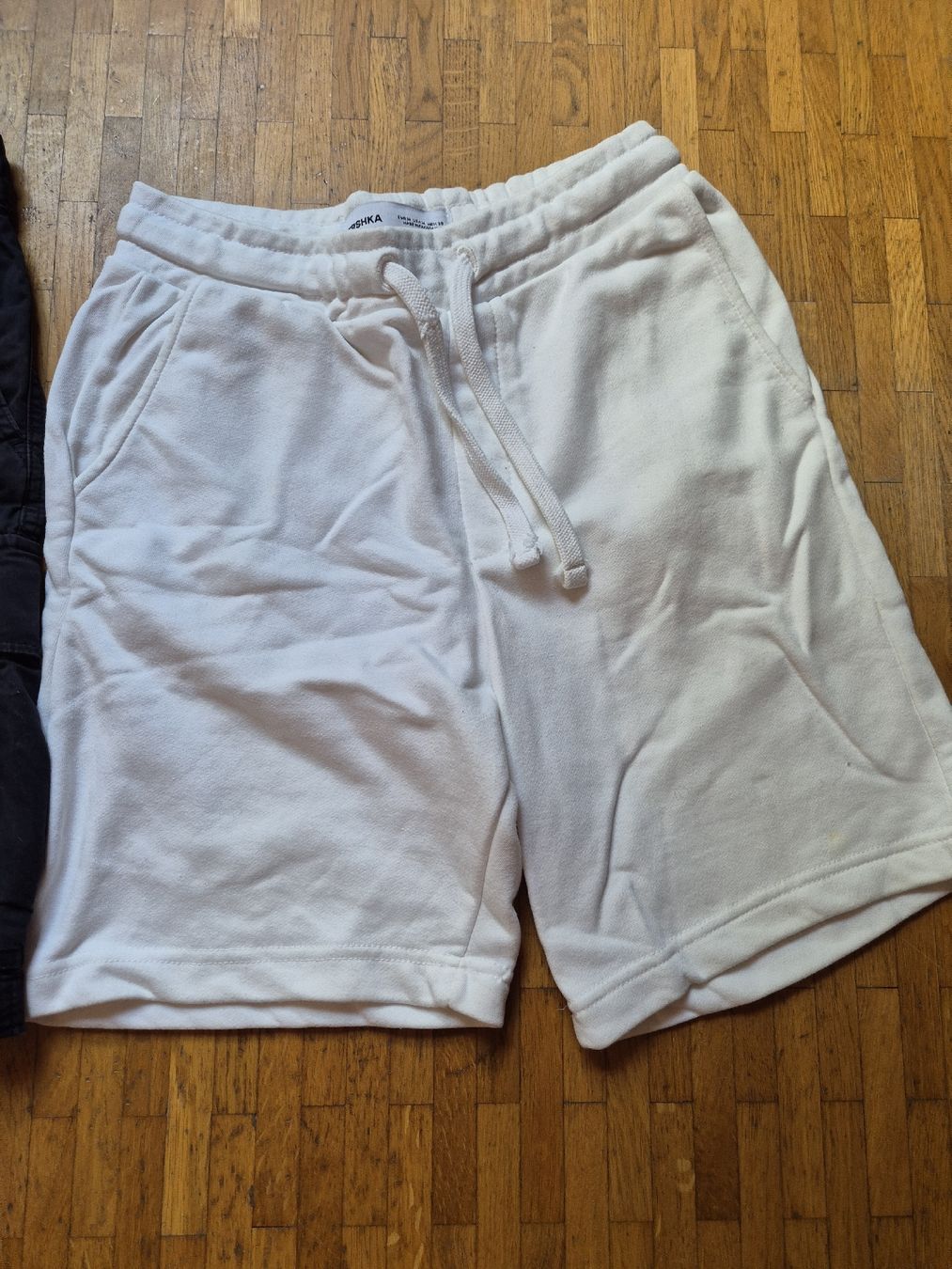 Bershka Pantaloni: Lot de 2 short M – Usato da Petit-Lancy venduto da Tom_mccr 4