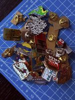 90er Jahre Pins