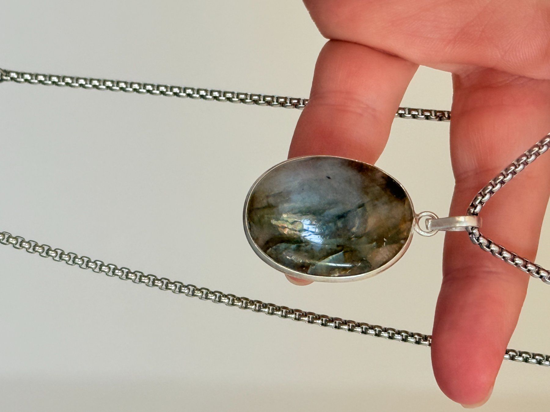 Colliers: Collier avec Labradorite – Neuf avec emballage d'origine à Genève par AWWA 1