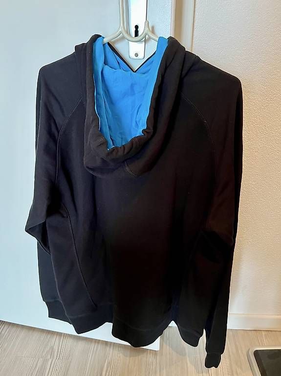 Asics Maglioni & Felpe: Pull Sweat Capuche Hoofy ASICS 2xl/3xl – Usato da Farvagny-le-Grand venduto da Blaualf 1