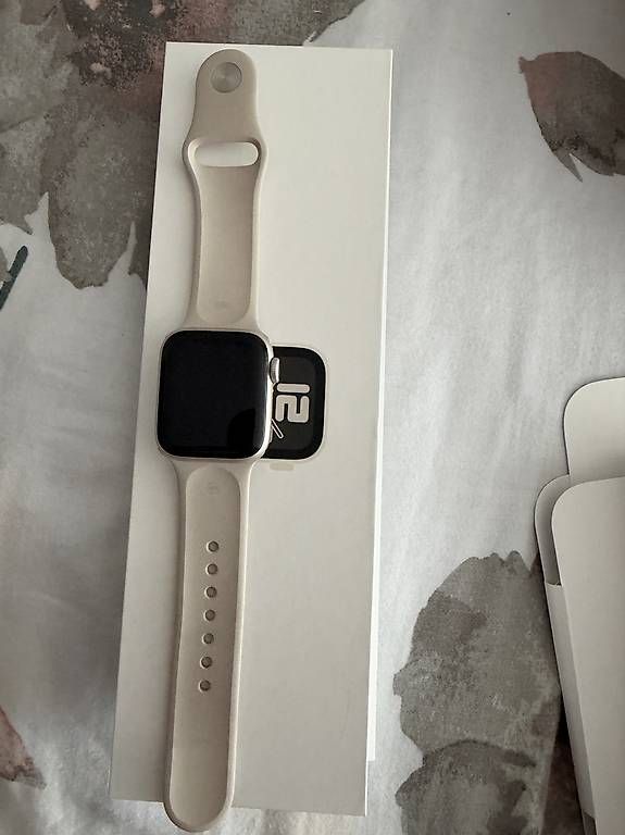 Smartwatch: Apple Watch SE – Neuf avec emballage d'origine à Gams par nre_b6s7 1