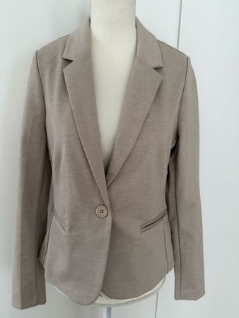 Blazer b.young