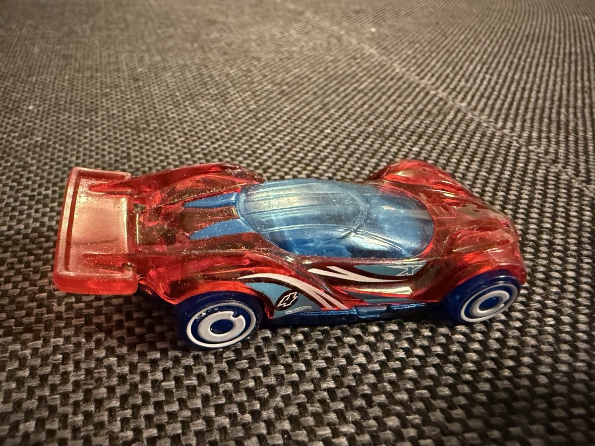 Hot Wheels Modellini d'auto: 2 Hot Wheels von Mattel – Usato da Buchs SG venduto da and_d8tp 2