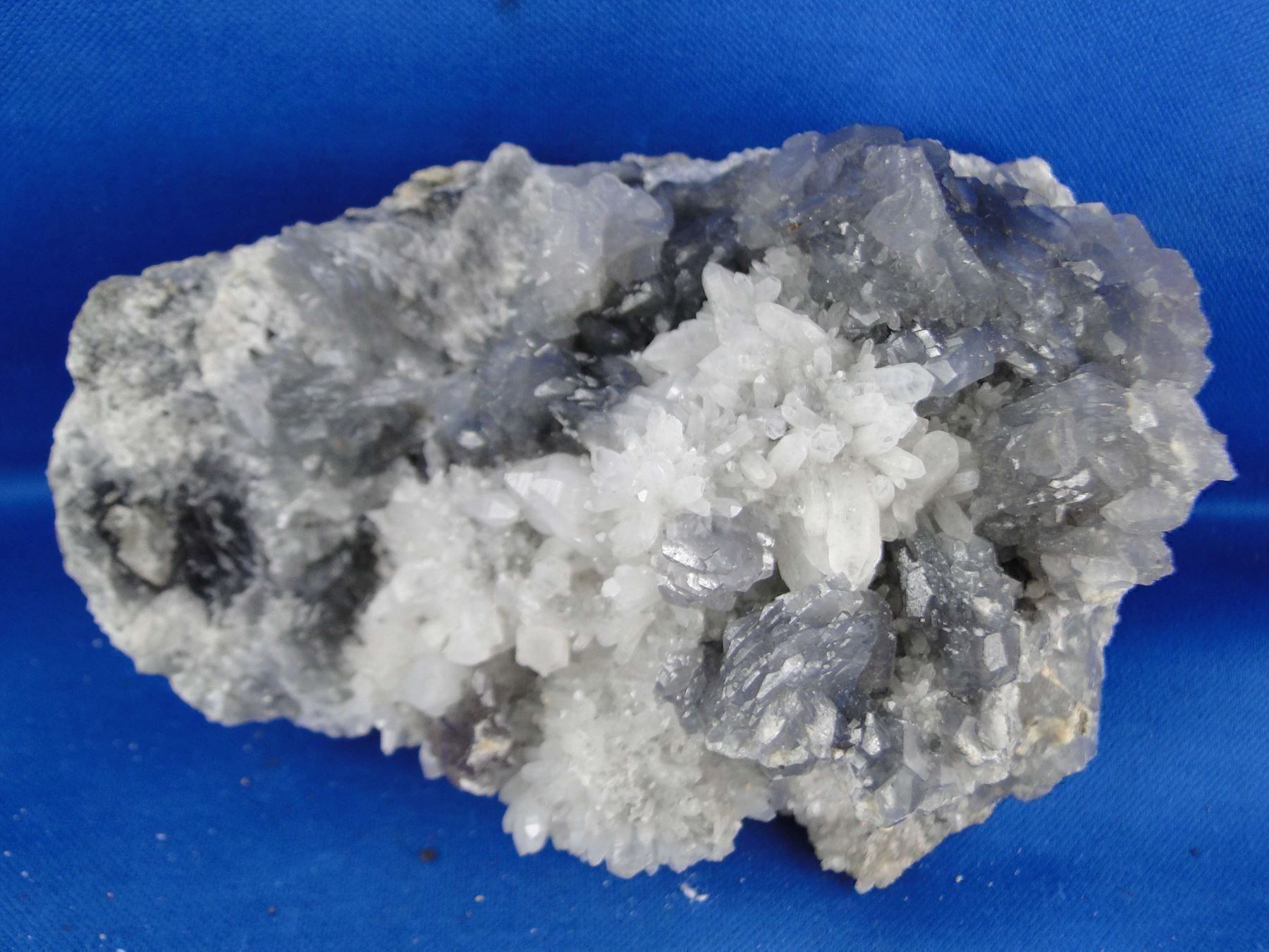 Minerali & Pietre curative: Calcit mit Bergkristall – Usato da Schinznach Bad venduto da Demerald 4