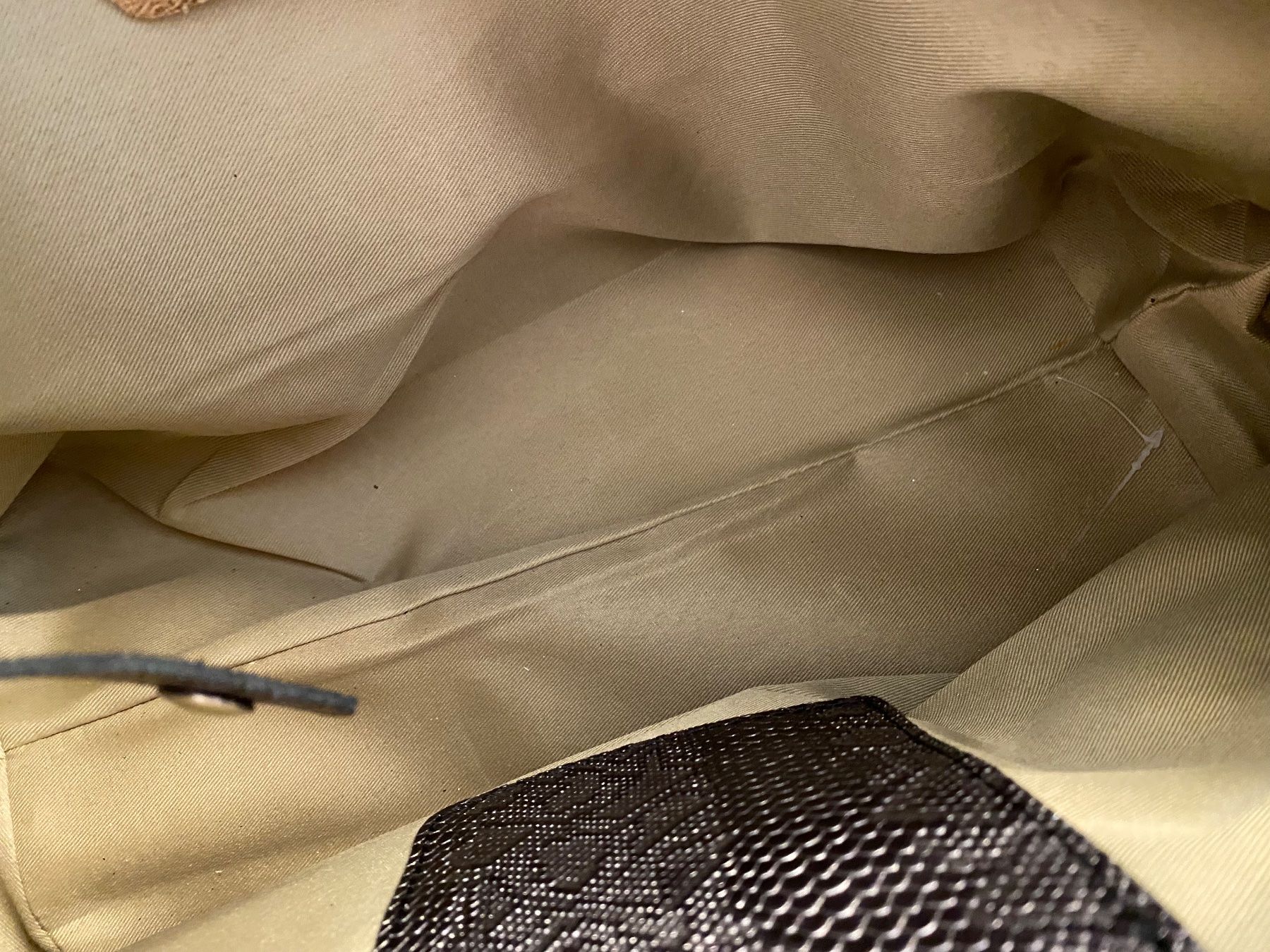 Taschen für Damen: Handtasche / Shopper-Bag aus Leder silber / grau – Gebraucht aus Pratteln von a23_j2gs 6