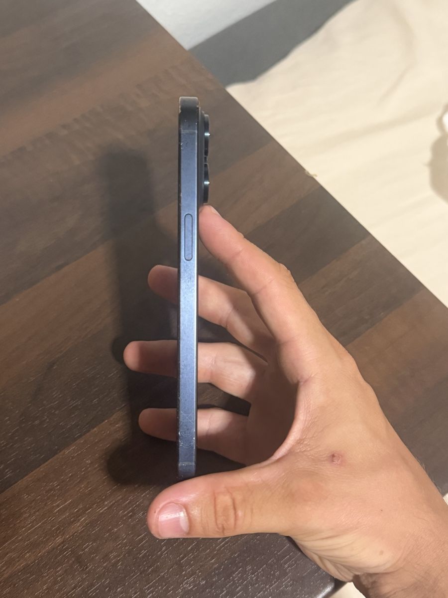 Apple Telefoni cellulari / Smartphones: Iphone 15Pro Max 256GB BlueTitan – Usato da Bülach venduto da Lukas_Behrens03 3