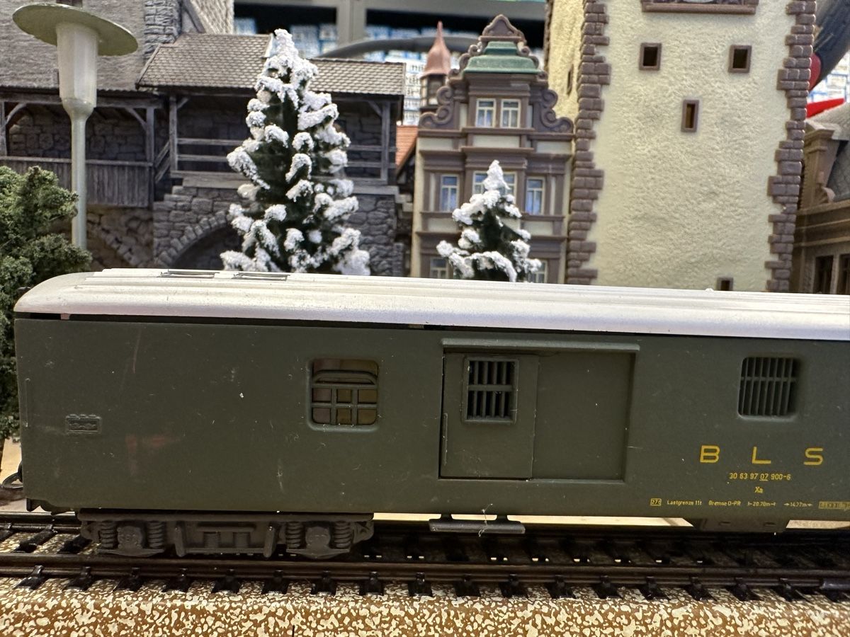 Hag Modellini di ferrovie: Hag BLS Gepäckwagen – Usato da Lupsingen venduto da New-Haven 1