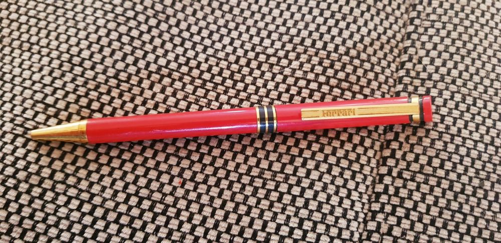Coffret Double Stylo Ferrari - Roller Et Stylo Bille - Officiel Licence - Rouge - Neuf